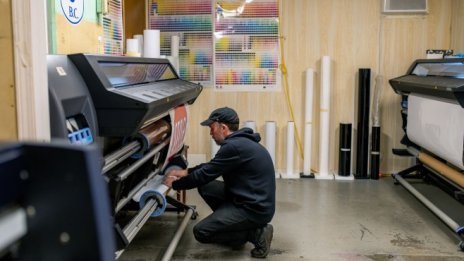 Германските фабрики леко увеличиха производството през май