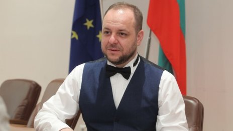 Б. Сандов: До края на годината ще имаме пилотен проект за плаващи фотоволтаици