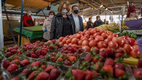 Цените на основни храни остават стабилни в последните два месеца