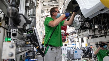 Недостигът на чипове ще изтрие от производството на Skoda до 100 хил. автомобила