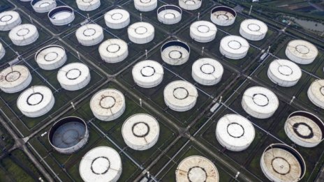 Китай може да пусне още 15 млн. барела петрол от резерва си през 2021 г.