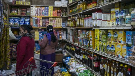 Индия работи по обуздаването на инфлацията си