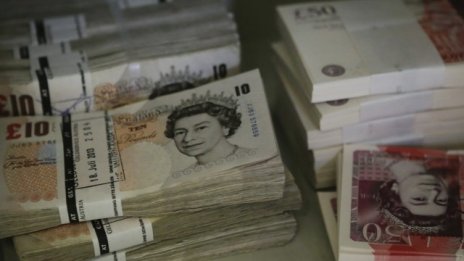 Лирата залязва като Британската империя