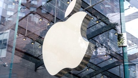 Финансовият директор на Apple се оттегля от поста