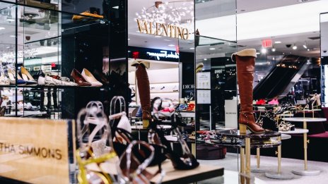 Kering купува 30% от Valentino за 1,7 млрд. евро в брой