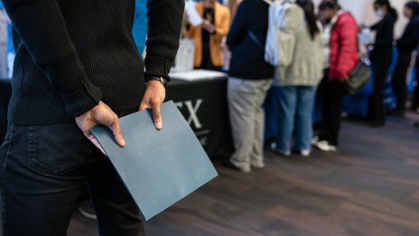 Броят на молбите за помощи при безработица в САЩ е спаднал през миналата седмица
