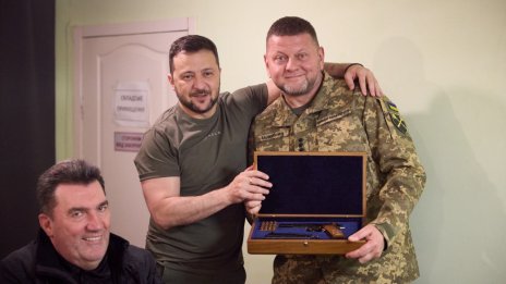 В ЕС най-накрая загърбиха политиката в името на сигурността. Време е Киев да направи същото