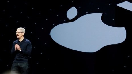 Реални ли са обещанията на Тръмп, че митата няма да засегнат iPhone?