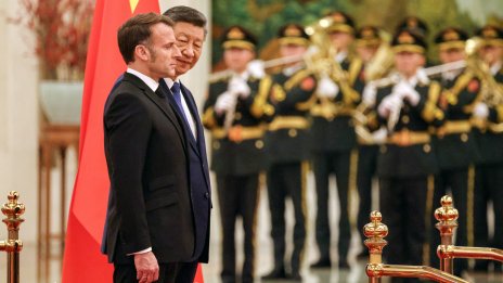 Макрон призова Си Дзинпин да увеличи усилията за Украйна и поиска ребалансиране на търговията