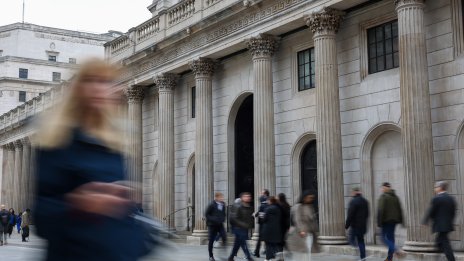 Английската централна банка остави лихвите без промяна на фона на упоритата инфлация