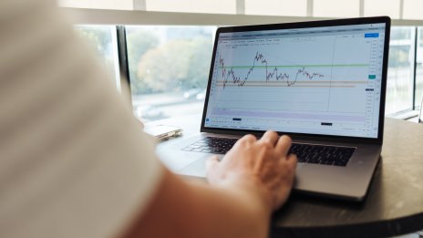 Румъния се готви за търговия след най-голямото IPO в Европа