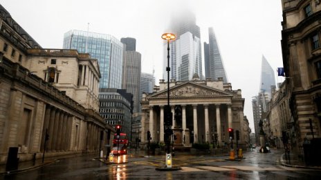 АЦБ няма да увеличава лихвите на фона на новия хаос около Brexit
