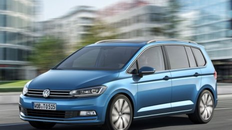 Новият Volkswagen Touran е по-голям, но по-лек