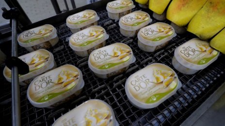 Unilever отчете спад на доставките за пръв път от над година