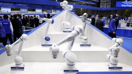 Пазарът на индустриални роботи се очаква да достигне 81 млрд. долара до 2028 г.