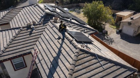 SunPower и First Solar ще произвеждат соларни панели от следващо поколение