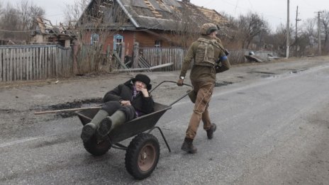 Украинските войски си върнаха контрола над Чернобил, докато Русия се прегрупира