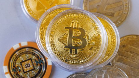 Биткойнът поскъпна над 30 хил. долара заради ETF оптимизма