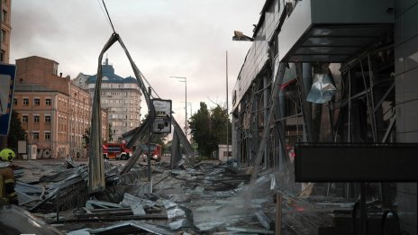 Тръмп опитва да изтъргува руската помощ за Иран, Киев отново е ударен с балистични ракети*