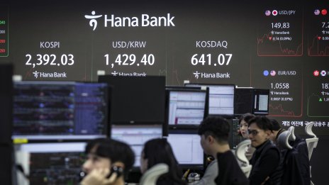 Заявката на Пекин за нови фискални мерки тласна Hang Seng с близо 3% нагоре