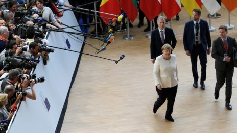 Меркел призова за по-бърз избор на председател на ЕК