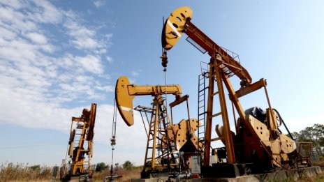 Китай продължава да купува американски петрол въпреки търговската война