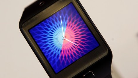 Swatch не бърза да влезе на пазара на умни часовници