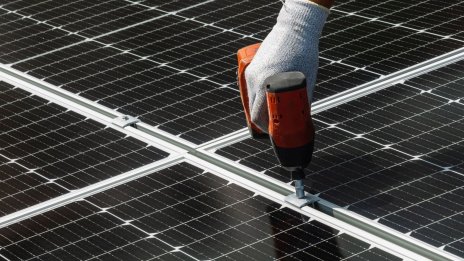 „Шелли груп“ ще си партнира с доставчик на балконни електроцентрали