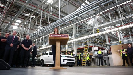 Jaguar Land Rover ще възобнови част от производството си след мащабната кибератака