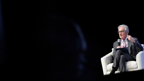 Джером Пауъл поля със студена вода възхода на биткойна