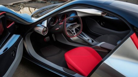Opel показа автомобил без бутони