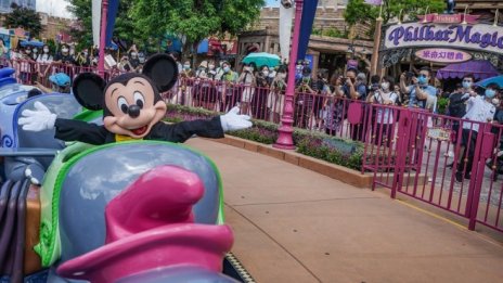Disney отново затваря тематичния си парк в Хонконг