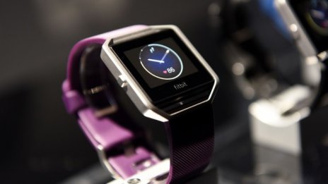 Google търси начини да получи одобрението на ЕС за сделката с Fitbit