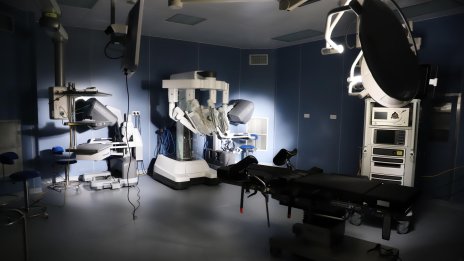 Американската Intuіtіvе откри завод за роботизирана хирургия в Първомай