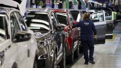 Stellantis ще даде до 1400 евро финансова помощ на служителите във Франция