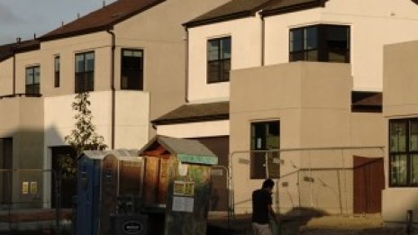 Лошото време тласна продажбите на нови жилища в САЩ до 9-месечно дъно