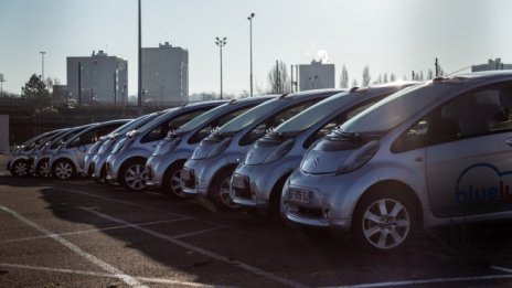 Производителят на Peugeot задава мрачна прогноза за 2020 г.