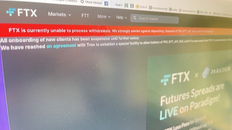 Visa прекрати споразуменията за глобални дебитни карти с FTX