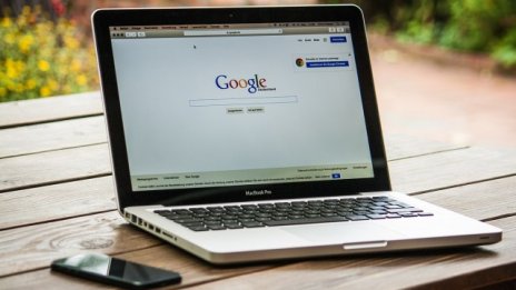 Google наема служителите на компания за почистващи услуги