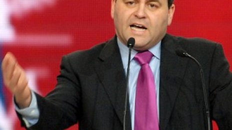 Франция има нов консервативен лидер, който може да препъне Макрон