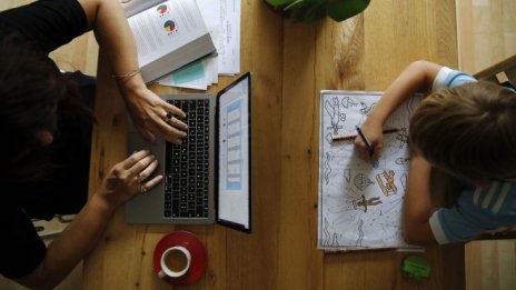 Работата от разстояние - надбавка за хоум офис и дигитално обучение