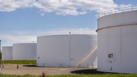 Петролът поскъпва на фона на търговските преговори между САЩ и Китай*