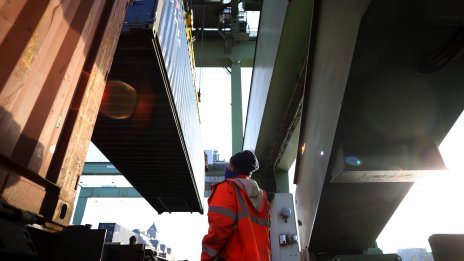 Промишленото производство в Германия се свива за първи път тази година