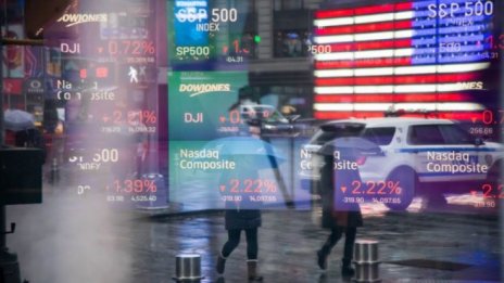 Nasdaq изпрати най-лошия си месец от 2008 г. насам