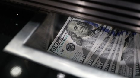 Deutsche Bank предвижда още лоши години за цената на долара