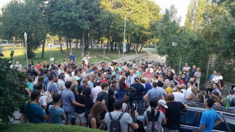 Столична община премахва оградата на спорния терен в квартал "Стрелбище"