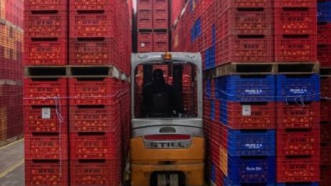 Изобилието от капитал ще притисне доходността от логистични имоти в Европа