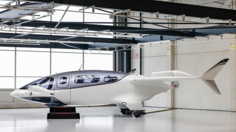 Националната саудитска авиокомпания ще купи 50 електрически самолета от Lilium