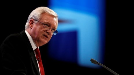 Дейвис: След Brexit Великобритания няма да се превърне в света на Лудия Макс