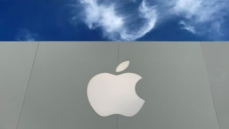 Apple преговаря за добавянето на Джеймс Бонд и спортни събития към стрийминга си